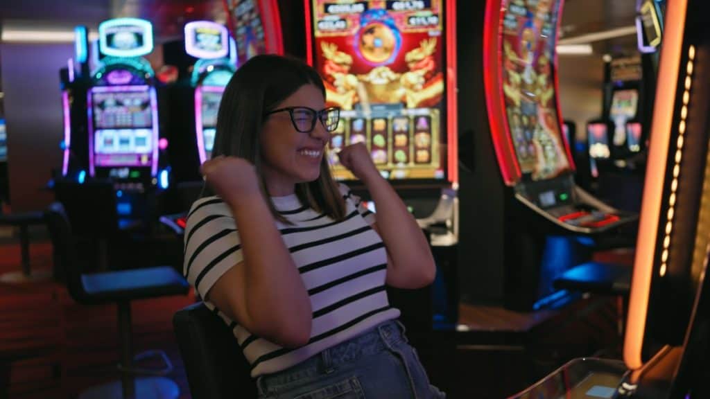 Kako casino igre kombiniraju sreću i strategiju